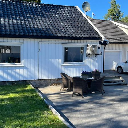 Sjarmerende Hus I Vennesla Exteriör bild